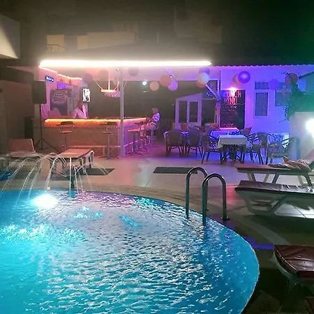 Tolan Lägenhetshotell 3*